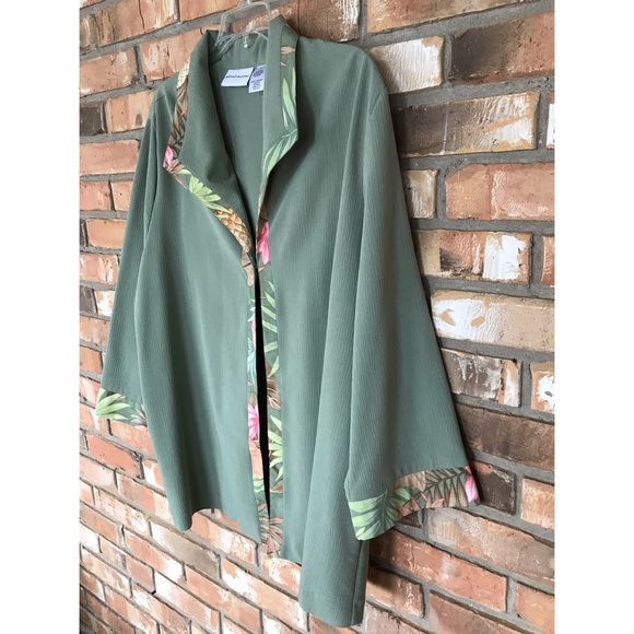 Alfred Dunner Women’s Plus Green and Floral Trim Size Open Cardigan Size 18 - Picture 2 of 7